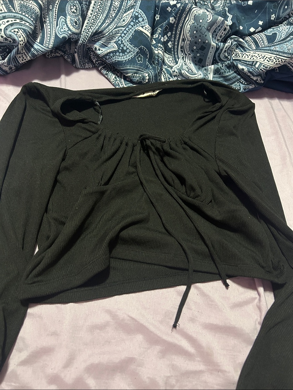 Aeropostale Black Long-Sleeve Tie-Front Crop Top